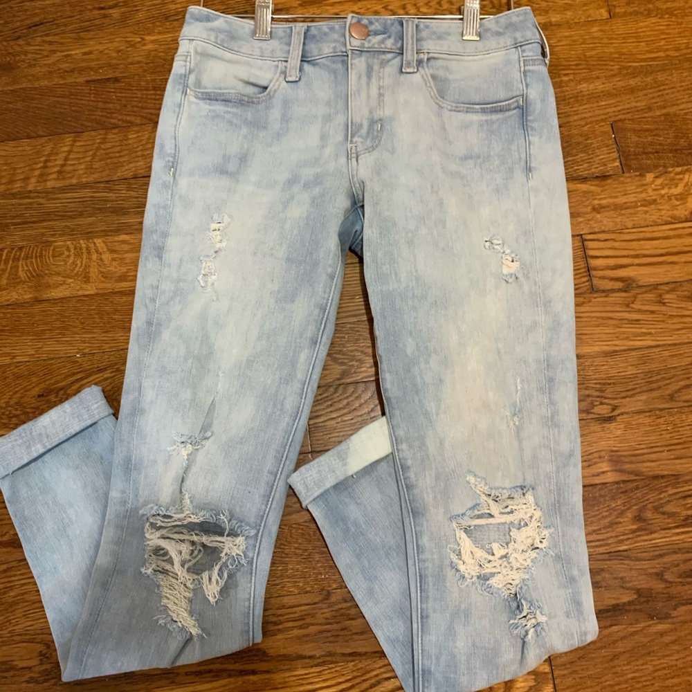 American Eagle light wash jeans